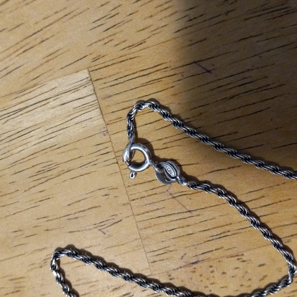Sterling silver  necklace 16" - Picture 2 of 3